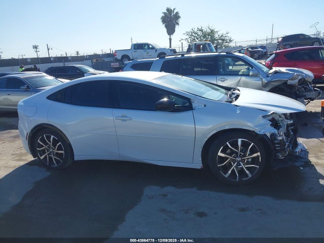 JTDACACU7S3047057 Toyota Prius Plug-in Hybrid Xse