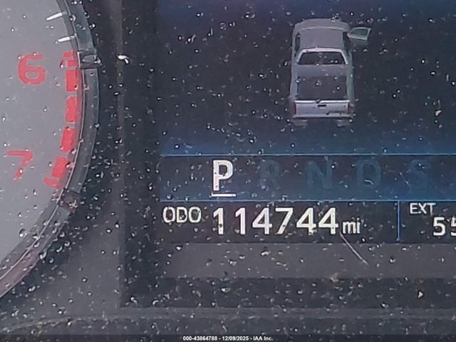 5TFNY5F10FX179099 Toyota Tundra Sr 5.7l V8