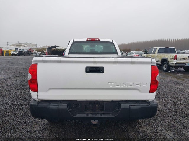 5TFNY5F10FX179099 Toyota Tundra Sr 5.7l V8