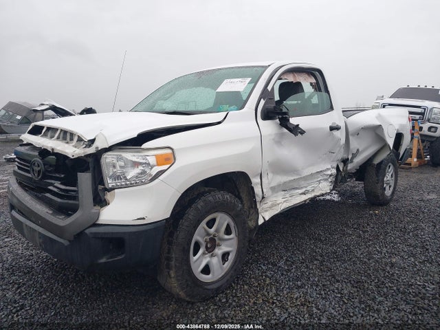 5TFNY5F10FX179099 Toyota Tundra Sr 5.7l V8