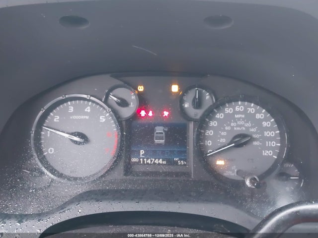 5TFNY5F10FX179099 Toyota Tundra Sr 5.7l V8