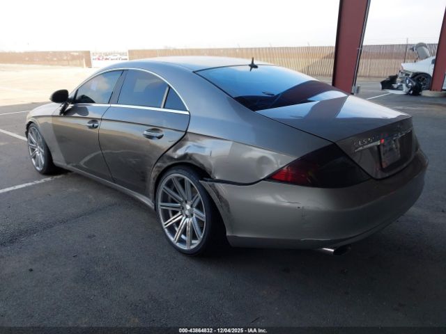 2006 MERCEDES-BENZ CLS 500 WDDDJ75X26A035418 Photo 2
