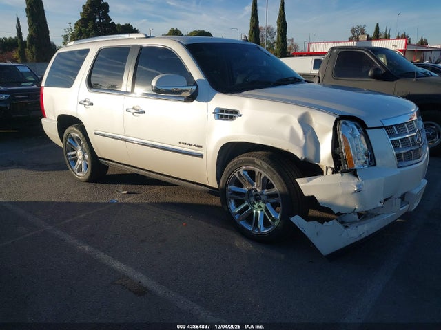 2011 CADILLAC ESCALADE 1GYS4DEFXBR266281 Photo 0