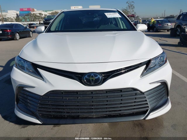 4T1R11AK8PU135591 Toyota CAMRY LE