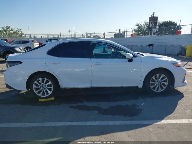 4T1R11AK8PU135591 Toyota CAMRY LE