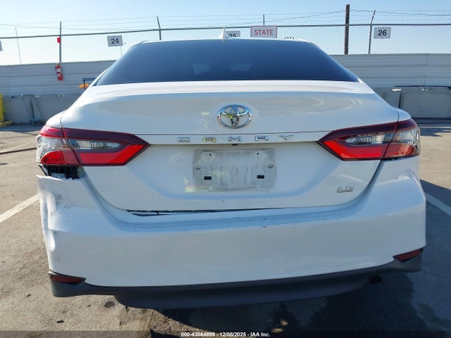 4T1R11AK8PU135591 Toyota CAMRY LE