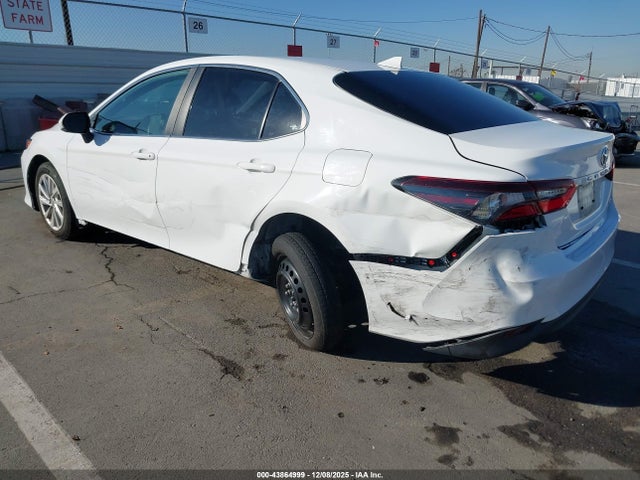 4T1R11AK8PU135591 Toyota CAMRY LE