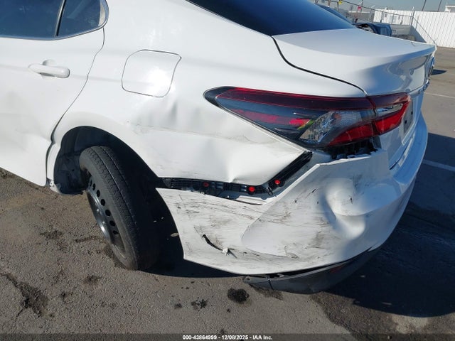 4T1R11AK8PU135591 Toyota CAMRY LE