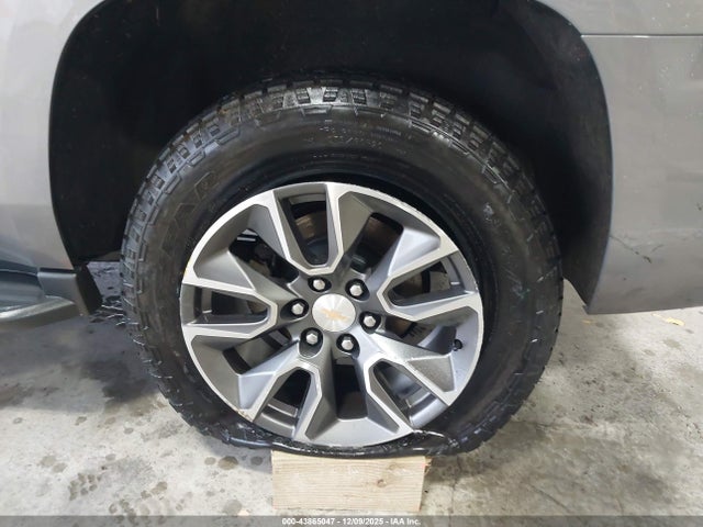 1GNSKBKC9JR166964 Chevrolet Tahoe Lt