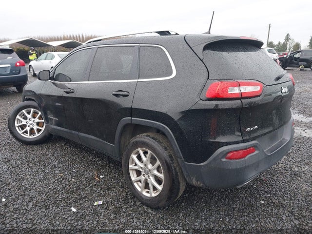 2017 JEEP CHEROKEE 1C4PJMCS2HW599671 Photo 2