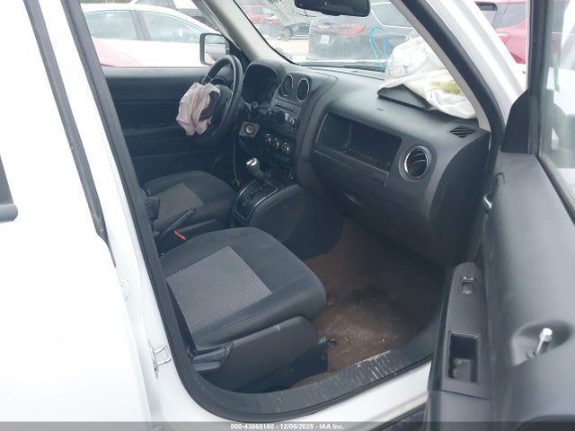 Jeep Patriot Latitude 2016 1C4NJRFB9GD638072 Image 5