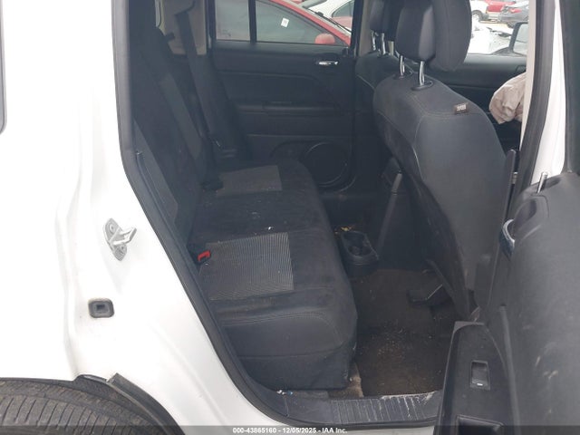 Jeep Patriot Latitude 2016 1C4NJRFB9GD638072 Image 8