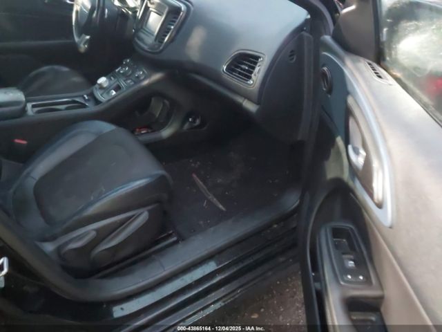 2015 CHRYSLER 200 1C3CCCBB6FN659415 Photo 4