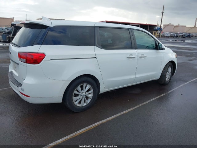 KIA SEDONA LX 2018 KNDMB5C15J6378858 Image 4