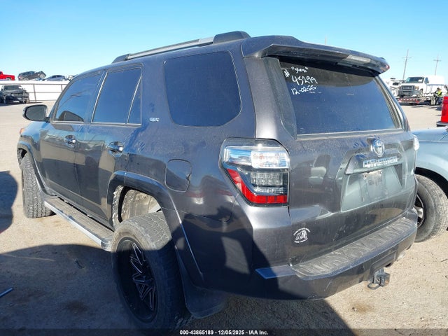 2019 TOYOTA 4RUNNER JTEBU5JR5K5702257 Photo 2
