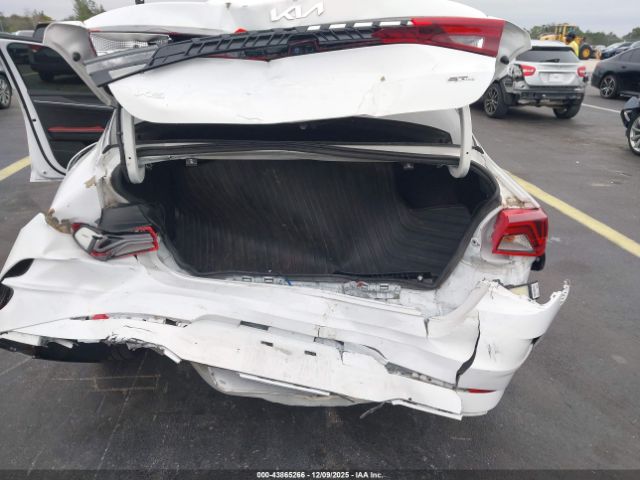 2023 KIA K5 5XXG64J26PG202449 Photo 5