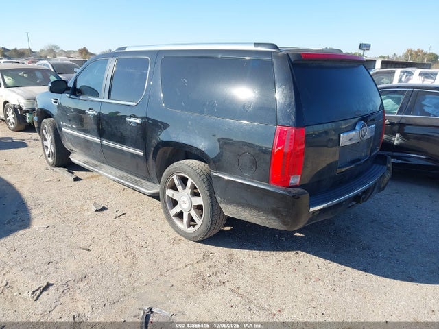 2008 CADILLAC ESCALADE ESV 1GYFK66888R261141 Photo 2
