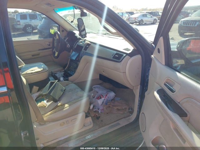 2008 CADILLAC ESCALADE ESV 1GYFK66888R261141 Photo 4