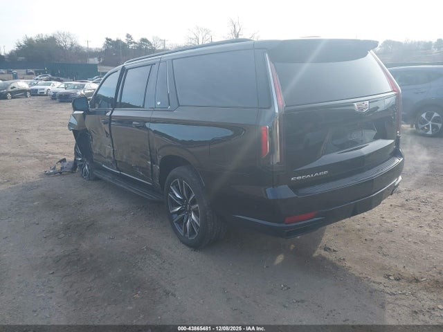 2021 CADILLAC ESCALADE ESV 1GYS4NKL7MR205103 Photo 2