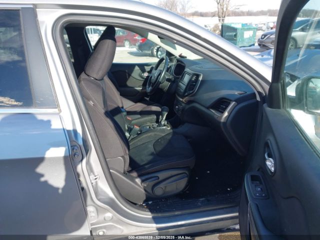 2015 JEEP CHEROKEE 1C4PJLCS3FW537042 Photo 4