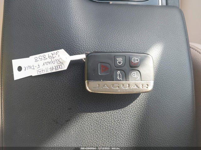 2020 JAGUAR F-PACE SADCJ2FXXLA629858 Photo 10