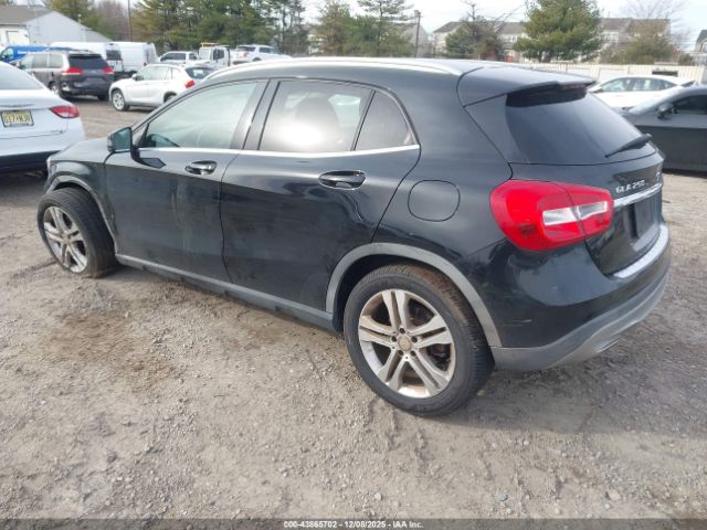 2015 MERCEDES-BENZ GLA 250 WDCTG4GB3FJ089759 Photo 2