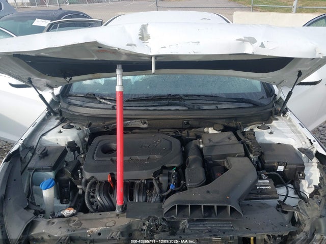 5NPE24AF2JH623859 Hyundai SONATA SE