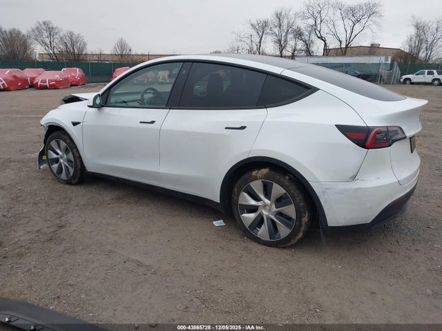 2022 TESLA MODEL Y 7SAYGAEEXNF337117 Photo 2
