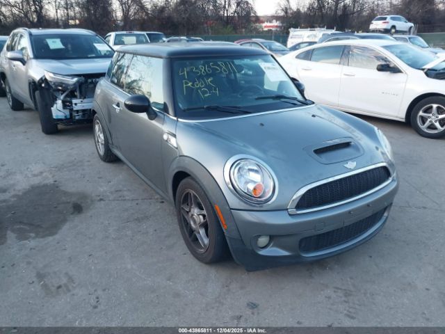 2008 MINI COOPER S WMWMF73548TV36392 Photo 0