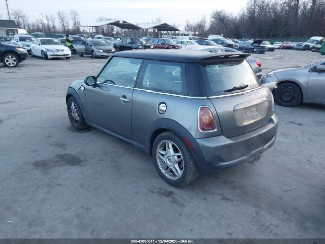 2008 MINI COOPER S WMWMF73548TV36392 Photo 2