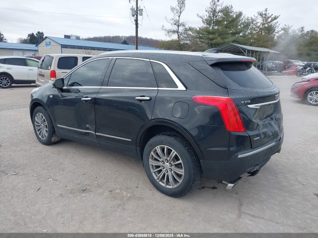 2017 CADILLAC XT5 1GYKNDRSXHZ229583 Photo 2