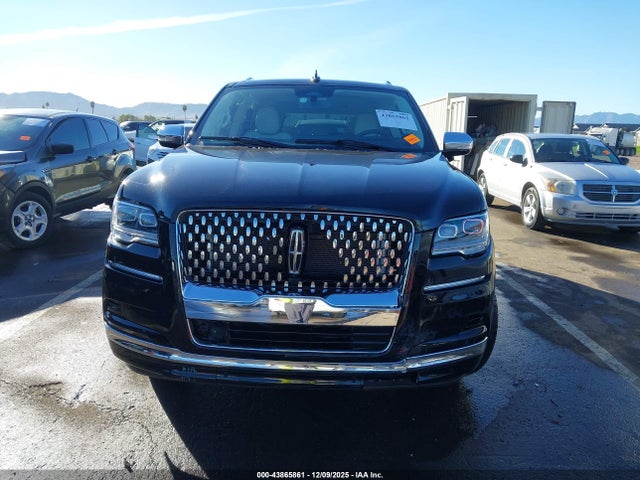 5LMJJ3TG3PEL04702 Lincoln Navigator Black Label L