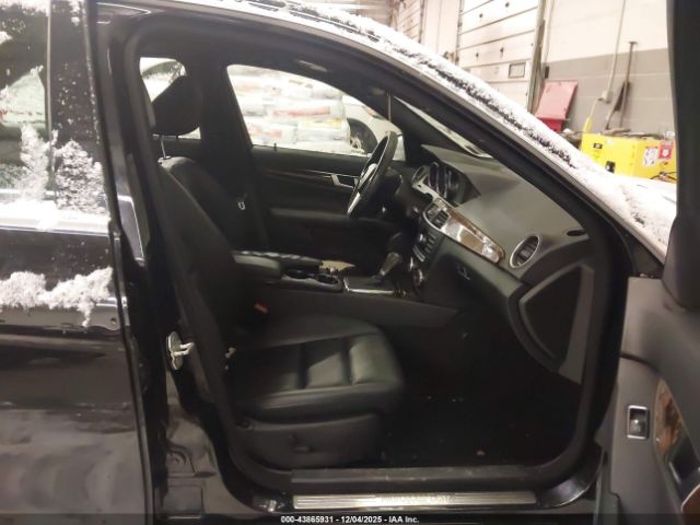 2014 MERCEDES-BENZ C 250 WDDGF4HB1ER309401 Photo 4