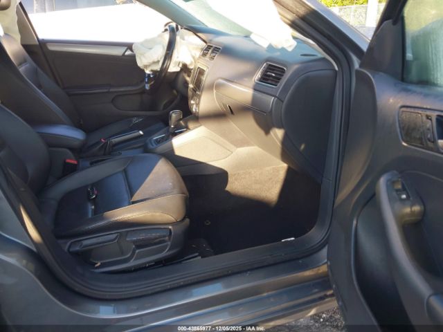 2018 VOLKSWAGEN JETTA 3VWDB7AJ3JM223060 Photo 4