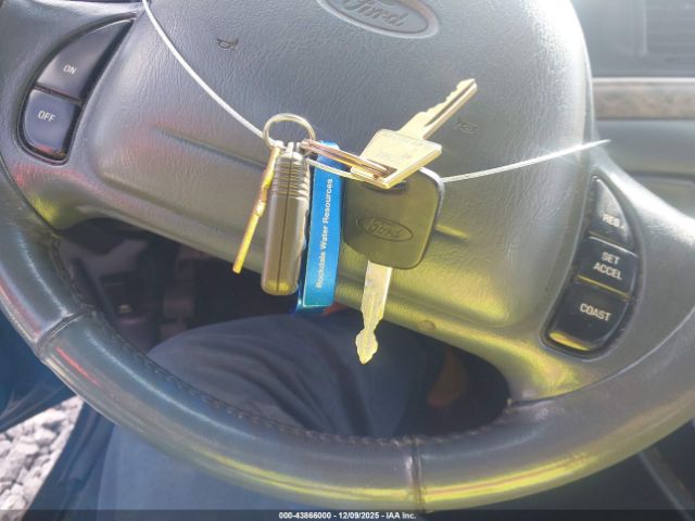 1999 FORD CROWN VICTORIA 2FAFP74W0XX123294 Photo 10