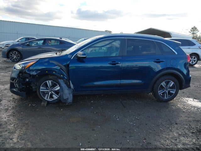 KNDCE3LC1N5489928 KIA Niro Ex Premium