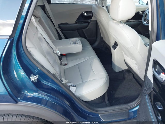 KNDCE3LC1N5489928 KIA Niro Ex Premium