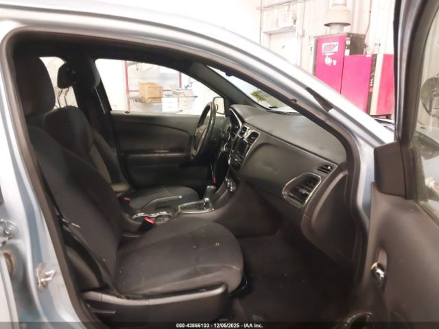 2013 CHRYSLER 200 1C3CCBBB7DN505352 Photo 4
