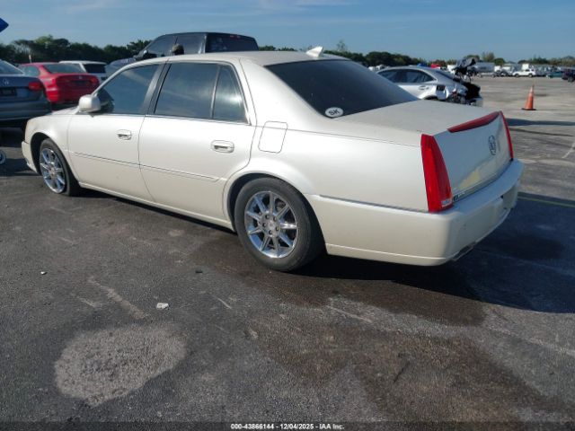 2011 CADILLAC DTS 1G6KD5E65BU141278 Photo 2