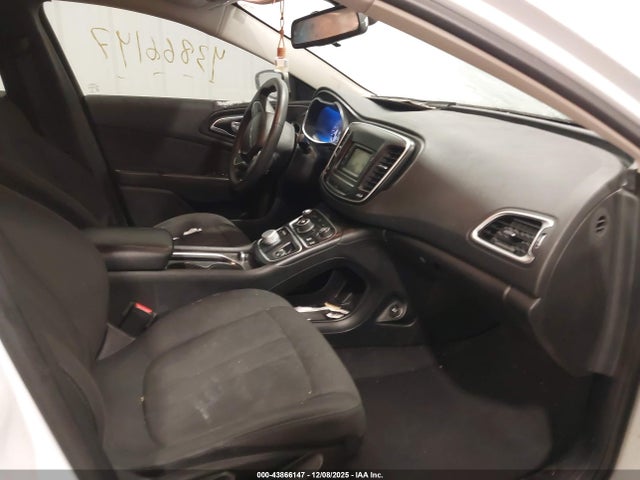 Chrysler 200 Limited 2016 1C3CCCAB3GN113805 Image 5