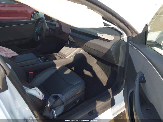 2025 TESLA MODEL 3 5YJ3E1EA7SF988419 Photo 4