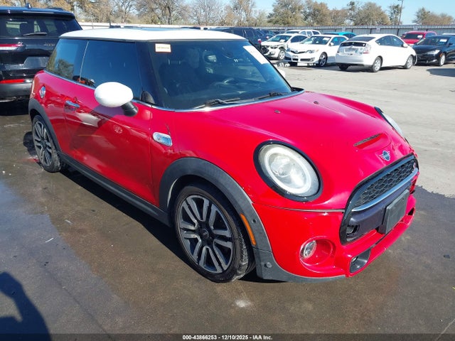 2021 MINI HARDTOP WMWXR5C05M2N59757