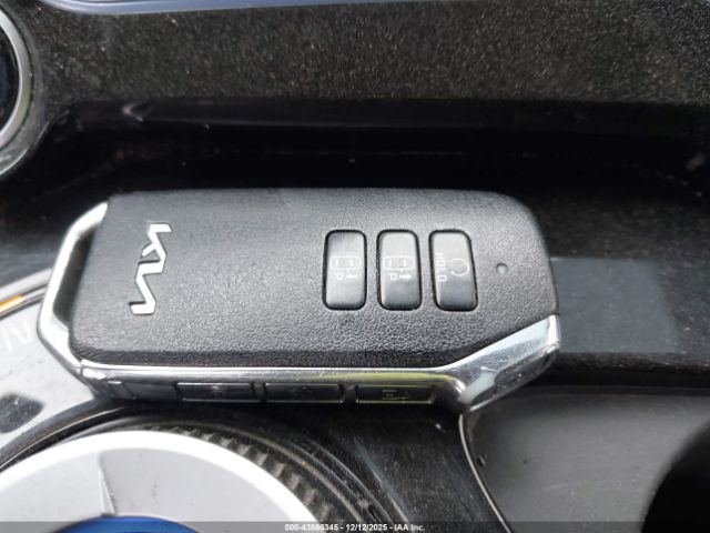 2022 KIA EV6 KNDC44LA9N5060883 Photo 10
