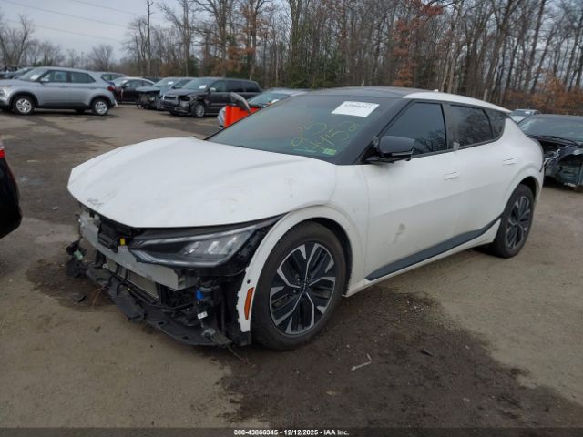 2022 KIA EV6 KNDC44LA9N5060883 Photo 1