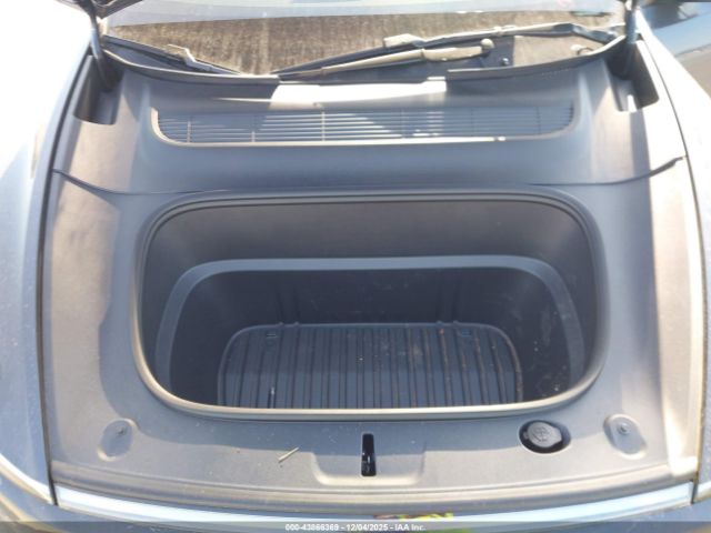 2026 TESLA MODEL Y 7SAYGDEDXTA471872 Photo 9