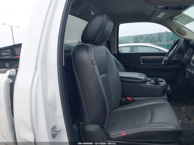 Продаж на аукціоні авто 2023 Ram 1500 Classic Tradesman  4x2 8' Box, vin: 3C6JR6DG1PG554942, номер лоту: 43866569