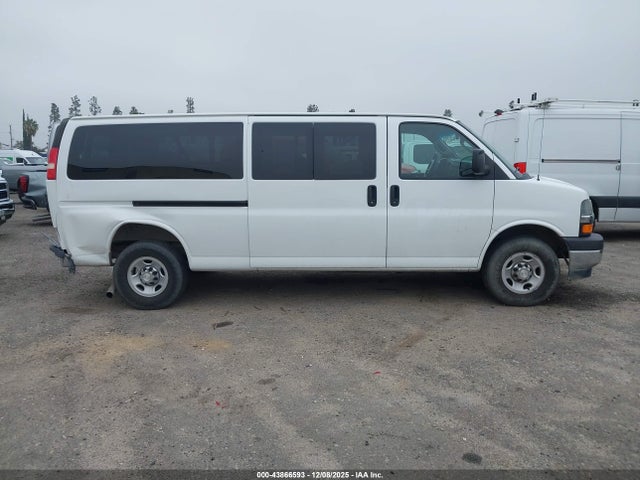 1GAZGPFG1H1131355 Chevrolet Express 3500 Lt