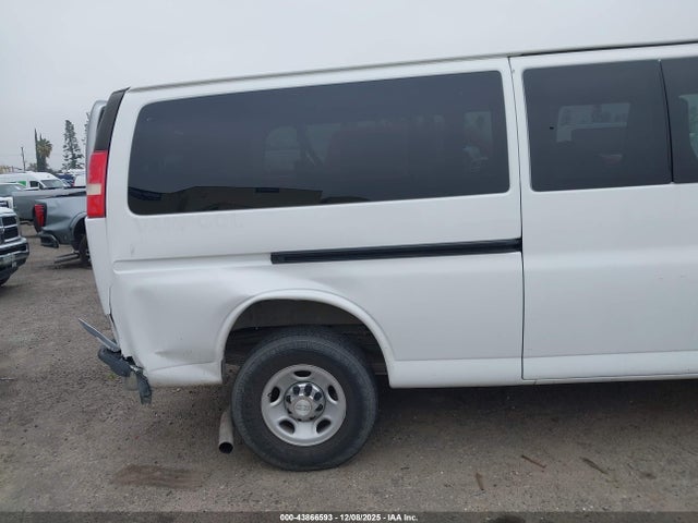 1GAZGPFG1H1131355 Chevrolet Express 3500 Lt