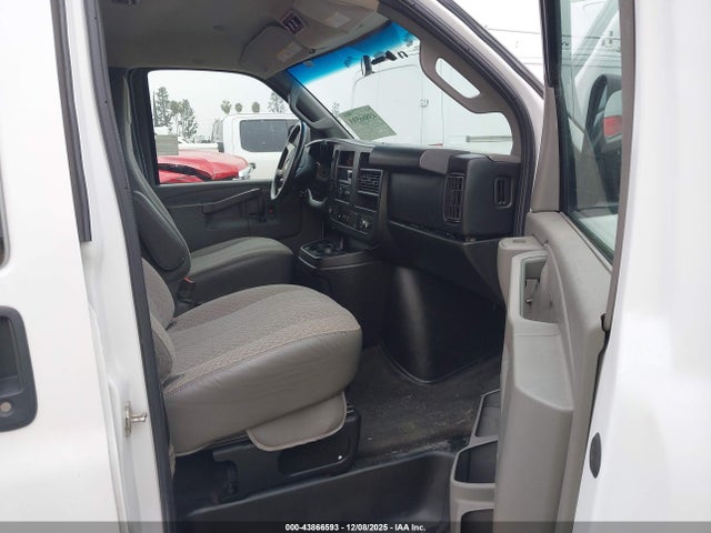 1GAZGPFG1H1131355 Chevrolet Express 3500 Lt