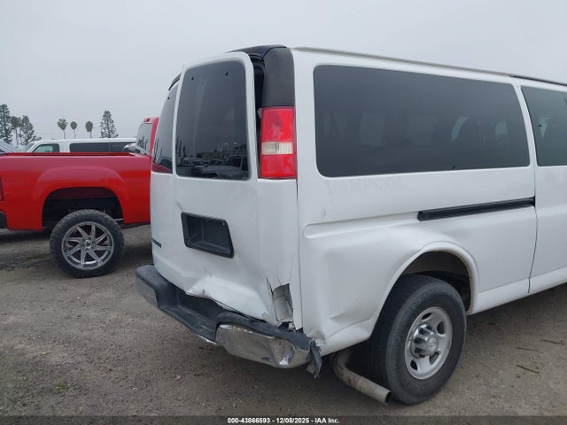 1GAZGPFG1H1131355 Chevrolet Express 3500 Lt